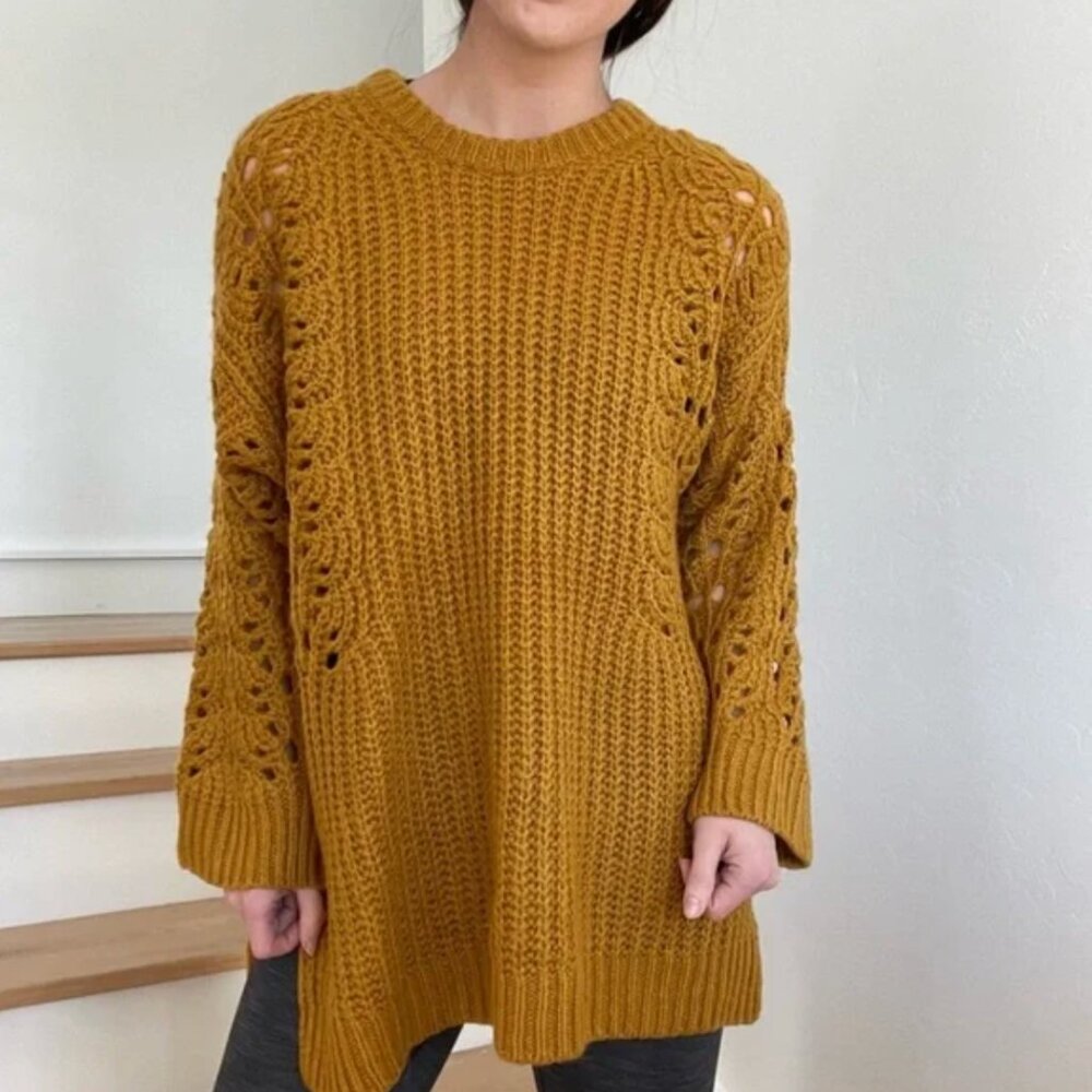 Anthropologie Pilcro Devenne Pointelle Knit sweater. Size small.